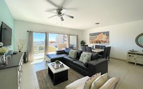 Modern Ocean View Condo With Pools & Gym