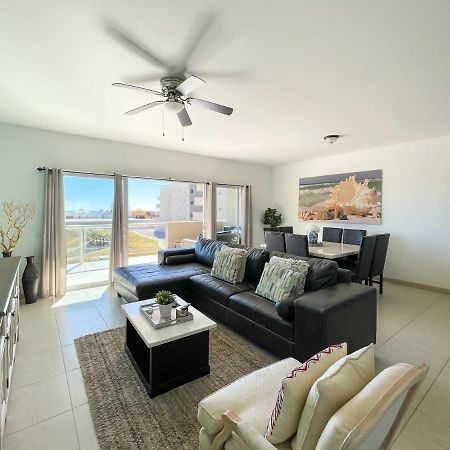 Modern Ocean View Condo With Pools & Gym Rocky Point Exterior photo