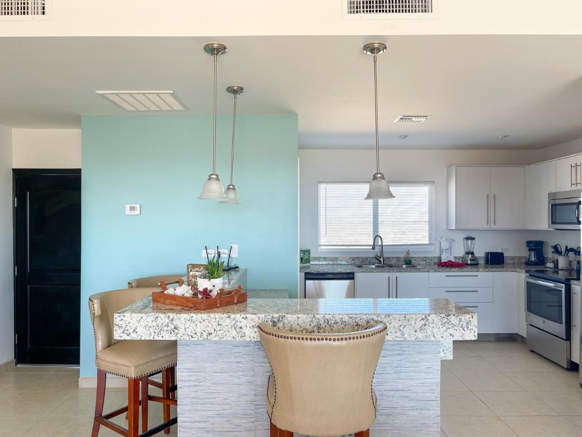 Modern Ocean View Condo With Pools & Gym Rocky Point Exterior photo