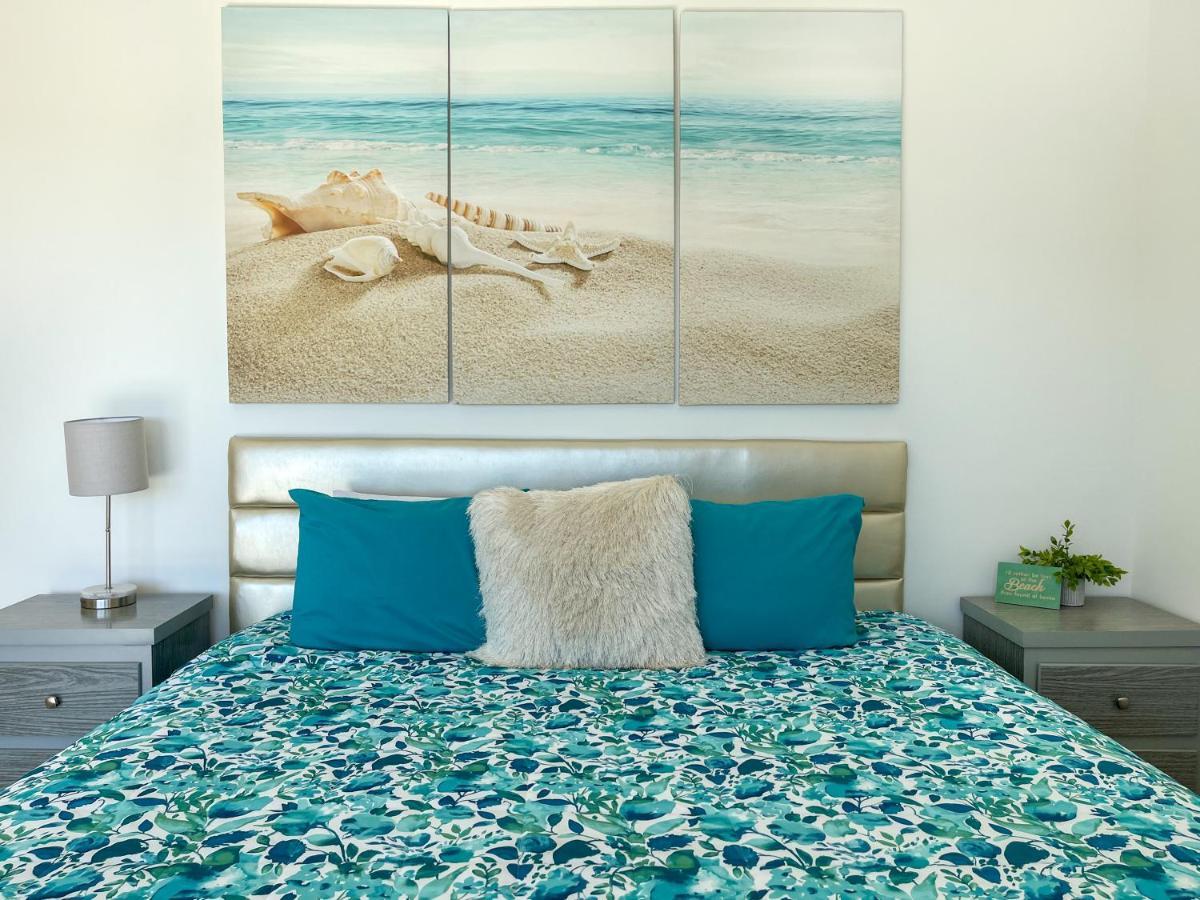 Modern Ocean View Condo With Pools & Gym Rocky Point Exterior photo