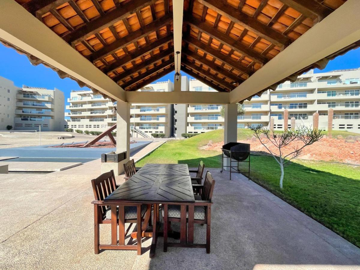 Modern Ocean View Condo With Pools & Gym Rocky Point Exterior photo