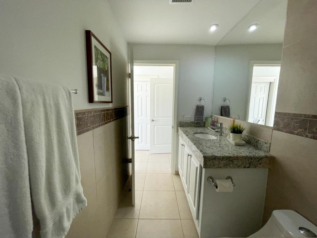 Modern Ocean View Condo With Pools & Gym Rocky Point Exterior photo